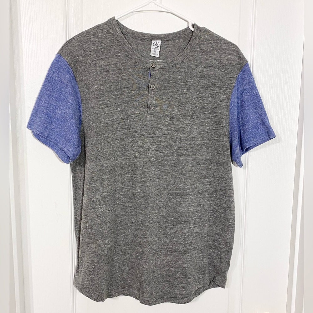 Alternative Earth Short Sleeve Henley Gray Blue Men’s Medium